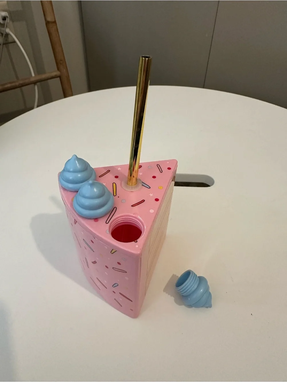 Packed Party Piece of Cake sipper set